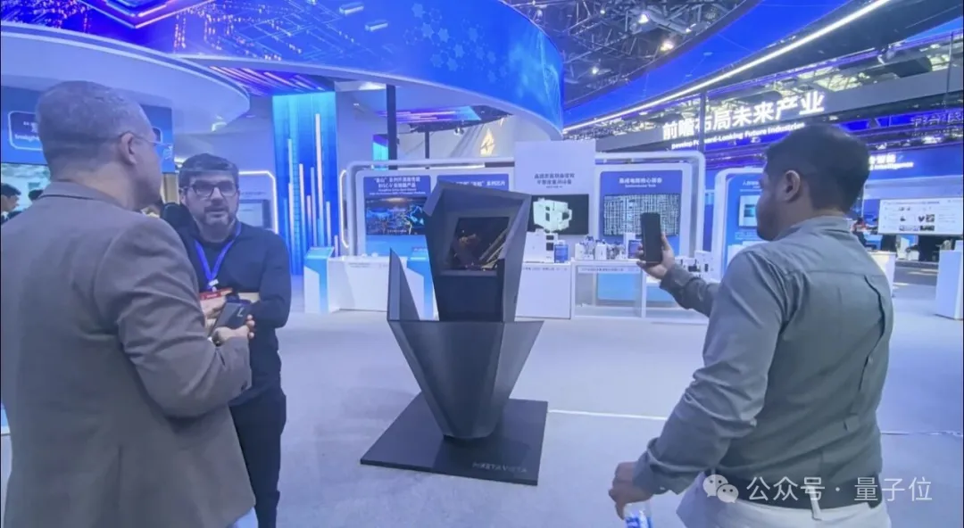 海淀AI，集体开弓：少年极客、中年创客与ICU归来者