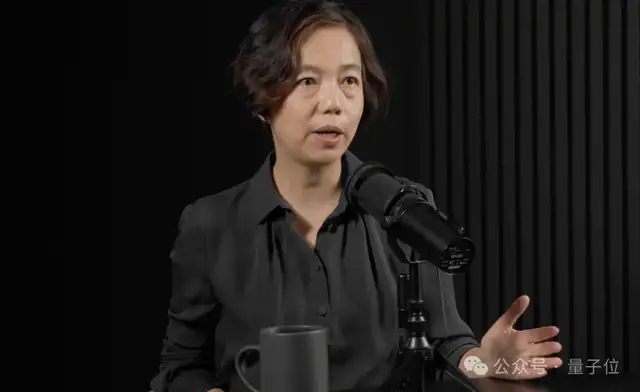 李飞飞最新访谈:AI咋能代替人呢?