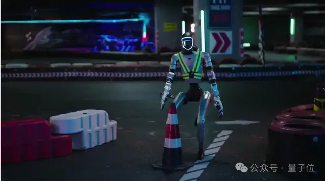 不做硅谷follower:几个读博的年轻人,押注双足人形的一体化大脑
